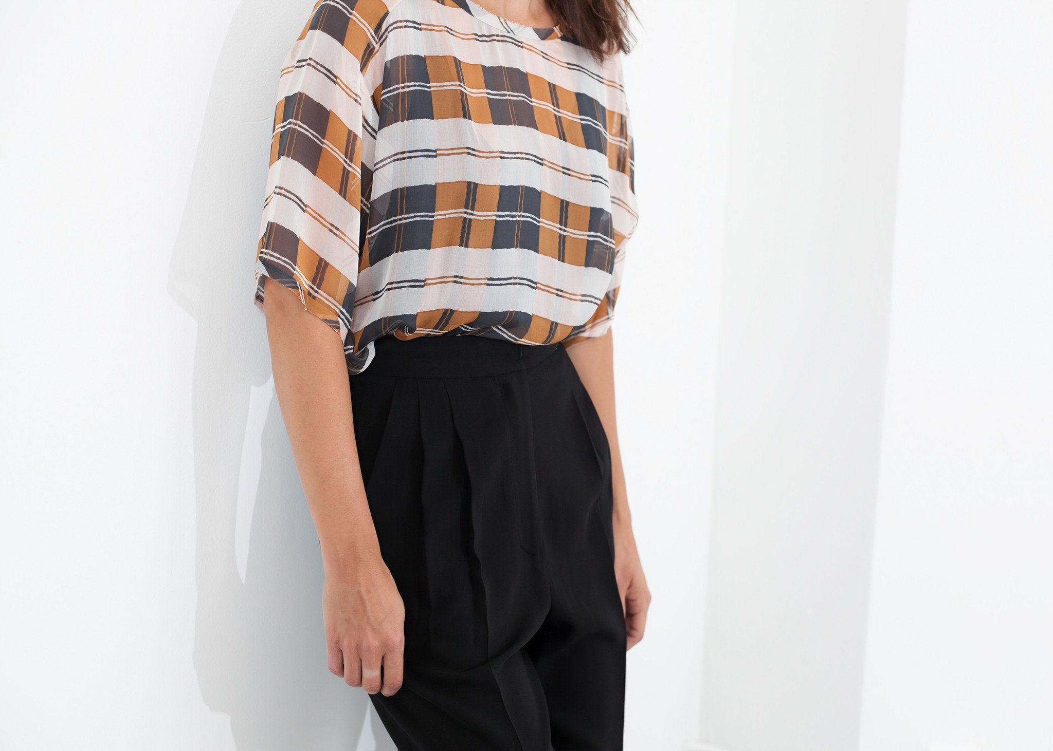 Contrast Cuff Pant in Black|women's pants[option1]|[option2]|[option3] - hello