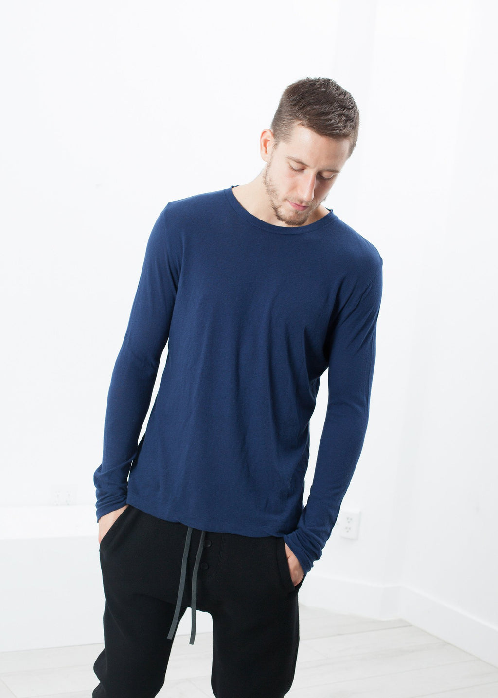 Cashmere Jersey Long Sleeve Tee in Navy|men's t-shirts[option1]|[option2]|[option3] - hello
