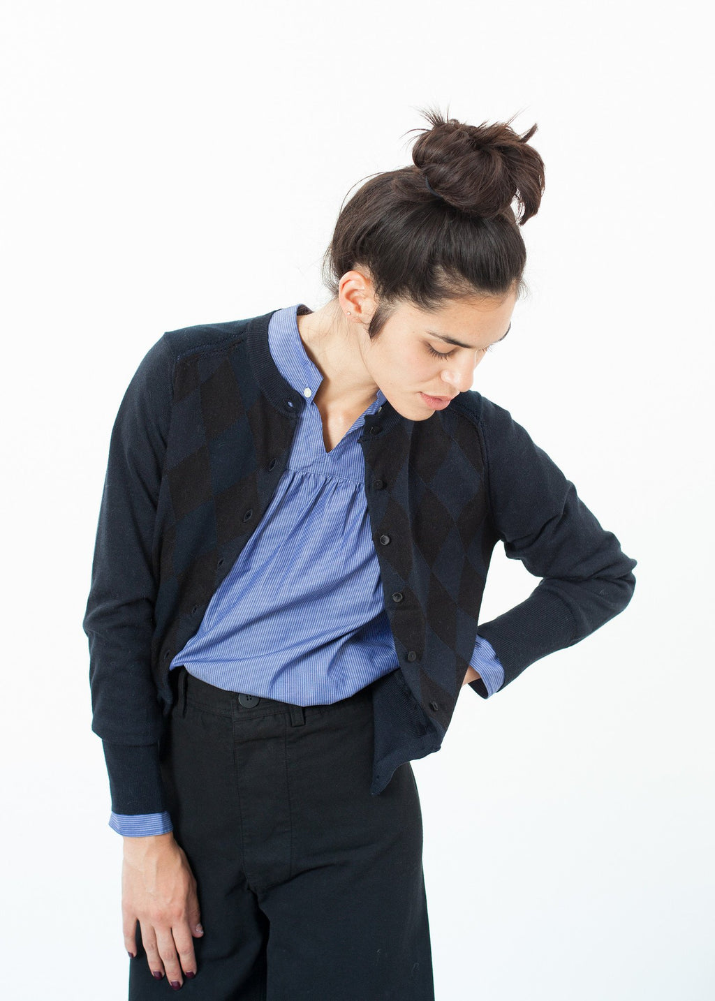 Quilt Pattern Cardigan in Black/Navy|women's knitwear[option1]|[option2]|[option3] - hello