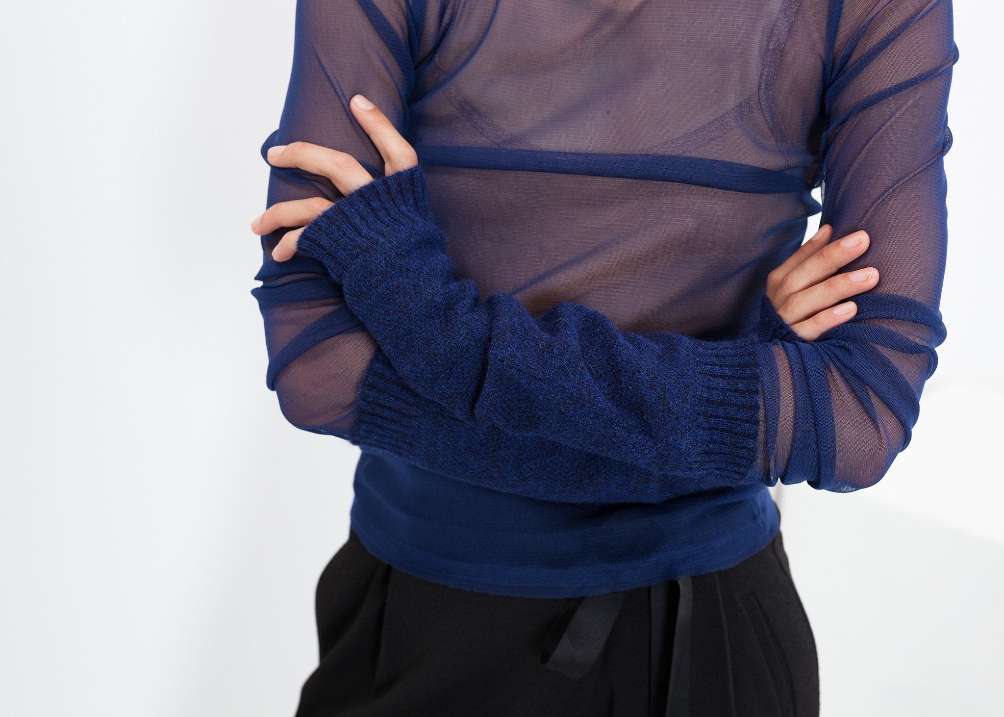 Pikki Mittens in Blue|women's gloves[option1]|[option2]|[option3] - hello