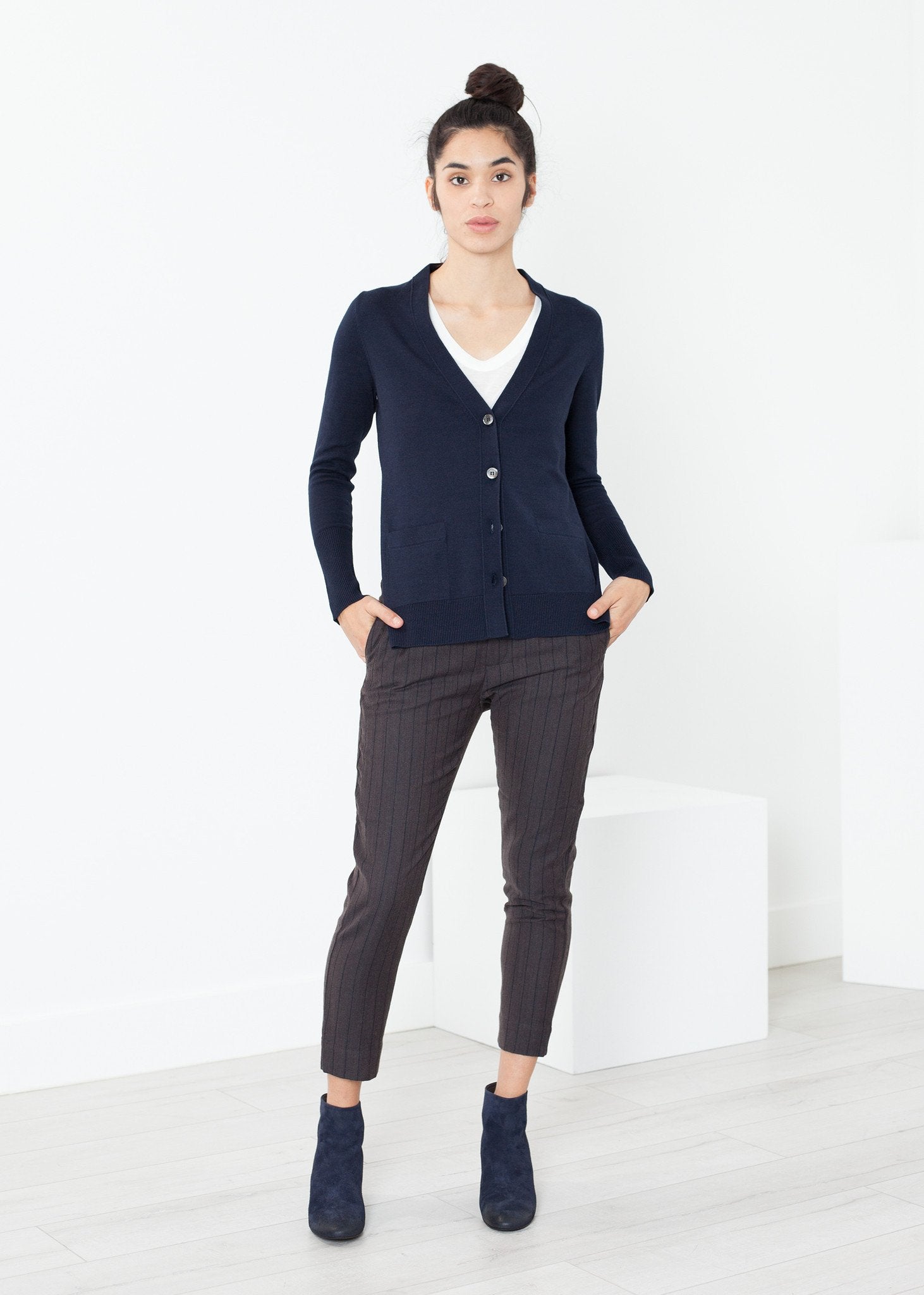 Square Cardigan in Navy|women's knitwear[option1]|[option2]|[option3] - hello