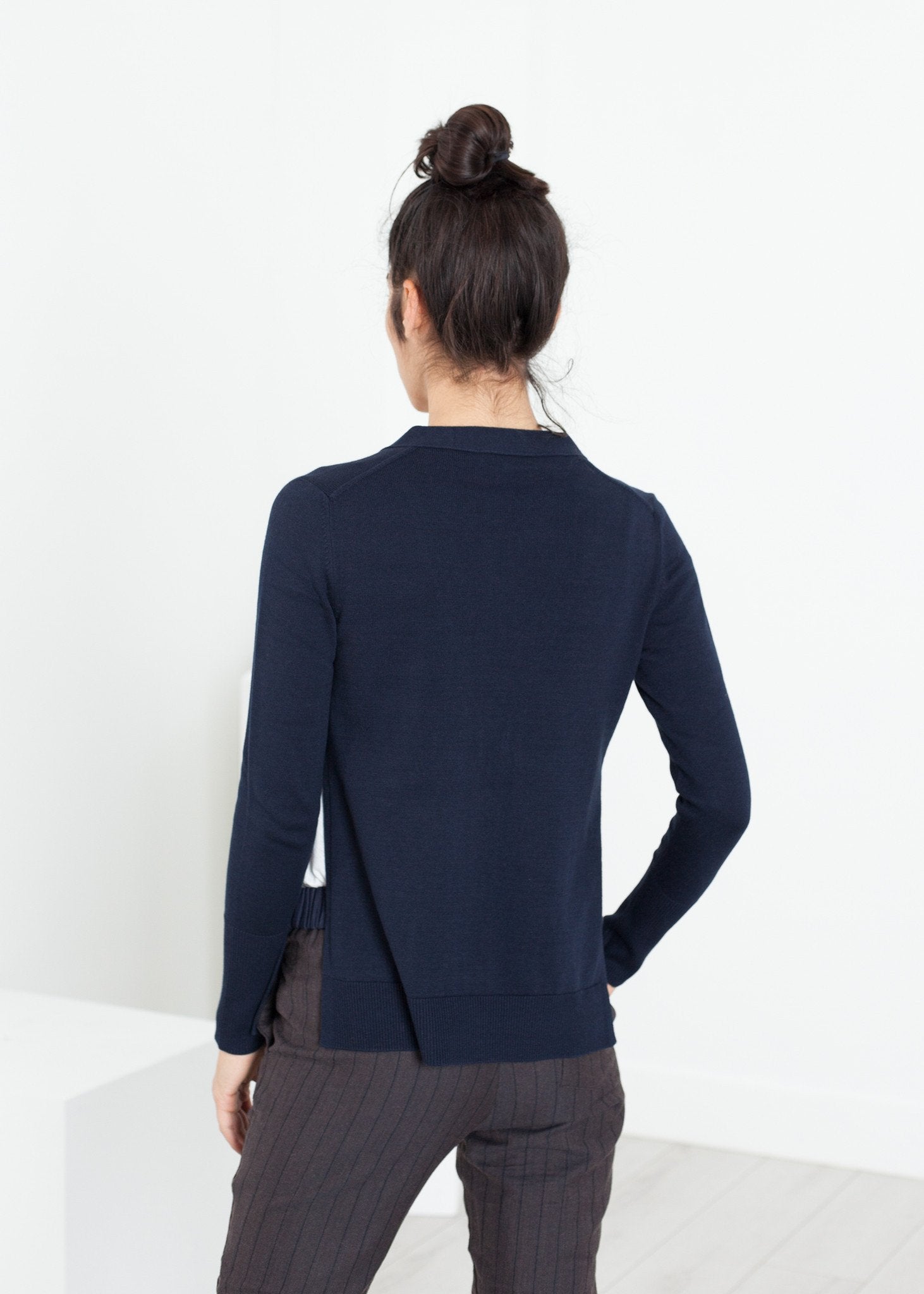Square Cardigan in Navy|women's knitwear[option1]|[option2]|[option3] - hello