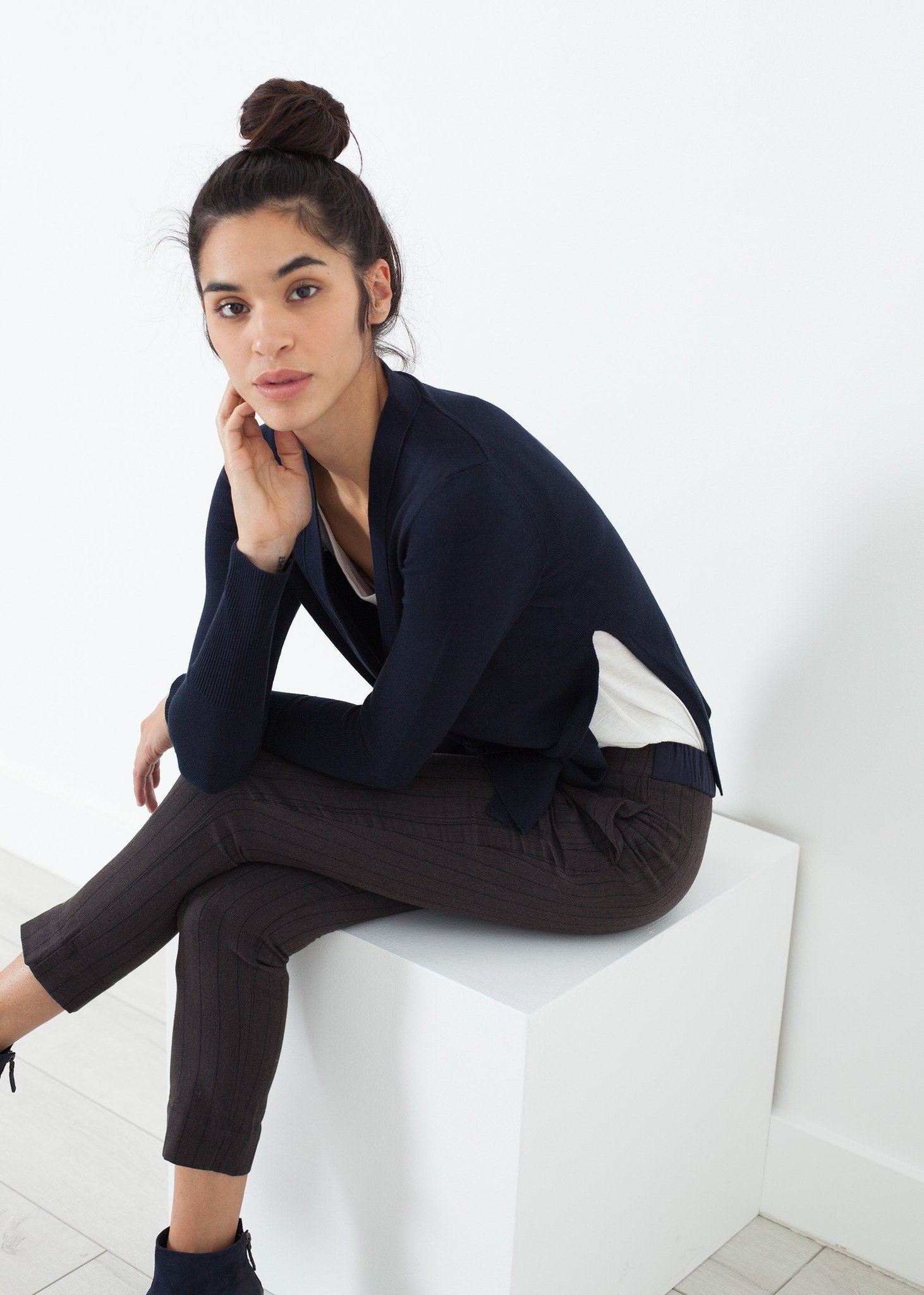 Square Cardigan in Navy|women's knitwear[option1]|[option2]|[option3] - hello