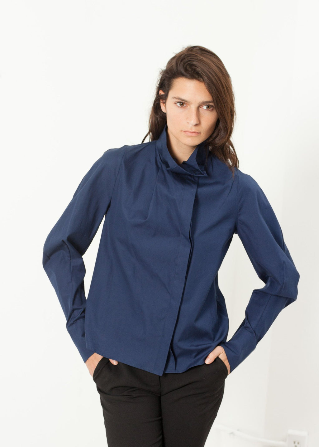 Full Collar Poplin Blouse in Navy|women's tops[option1]|[option2]|[option3] - hello