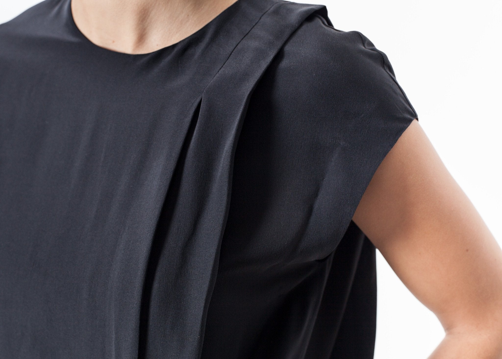 Elvira Dress in Black|Dresses[option1]|[option2]|[option3] - hello