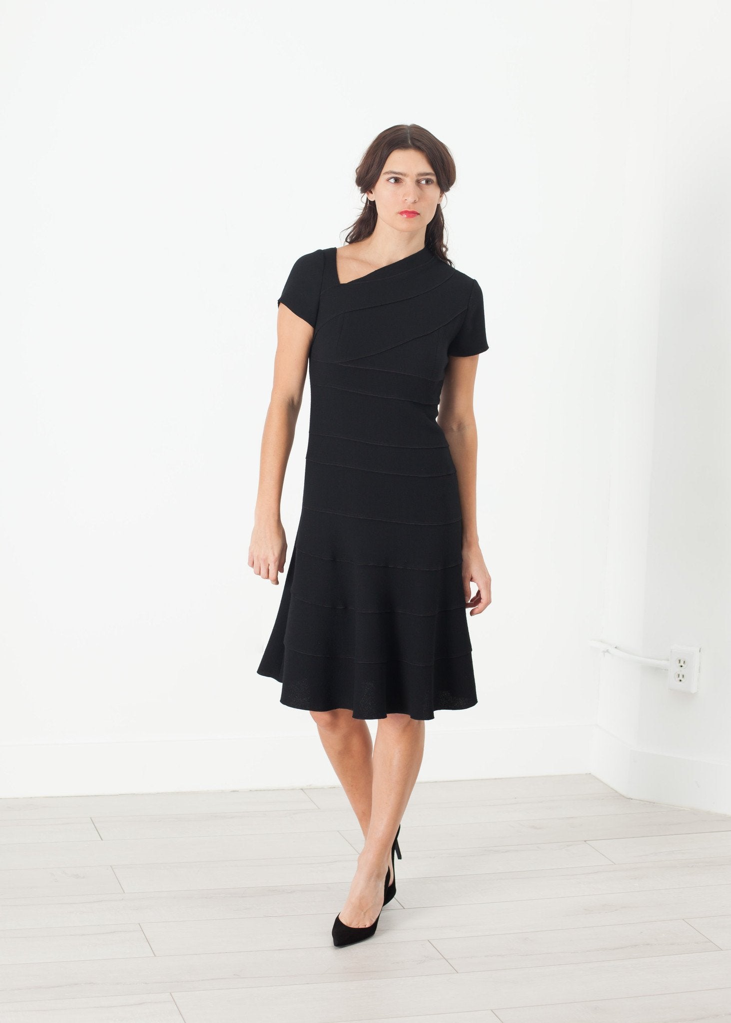 Lined Silhouette Dress in Black|women's dresses[option1]|[option2]|[option3] - hello