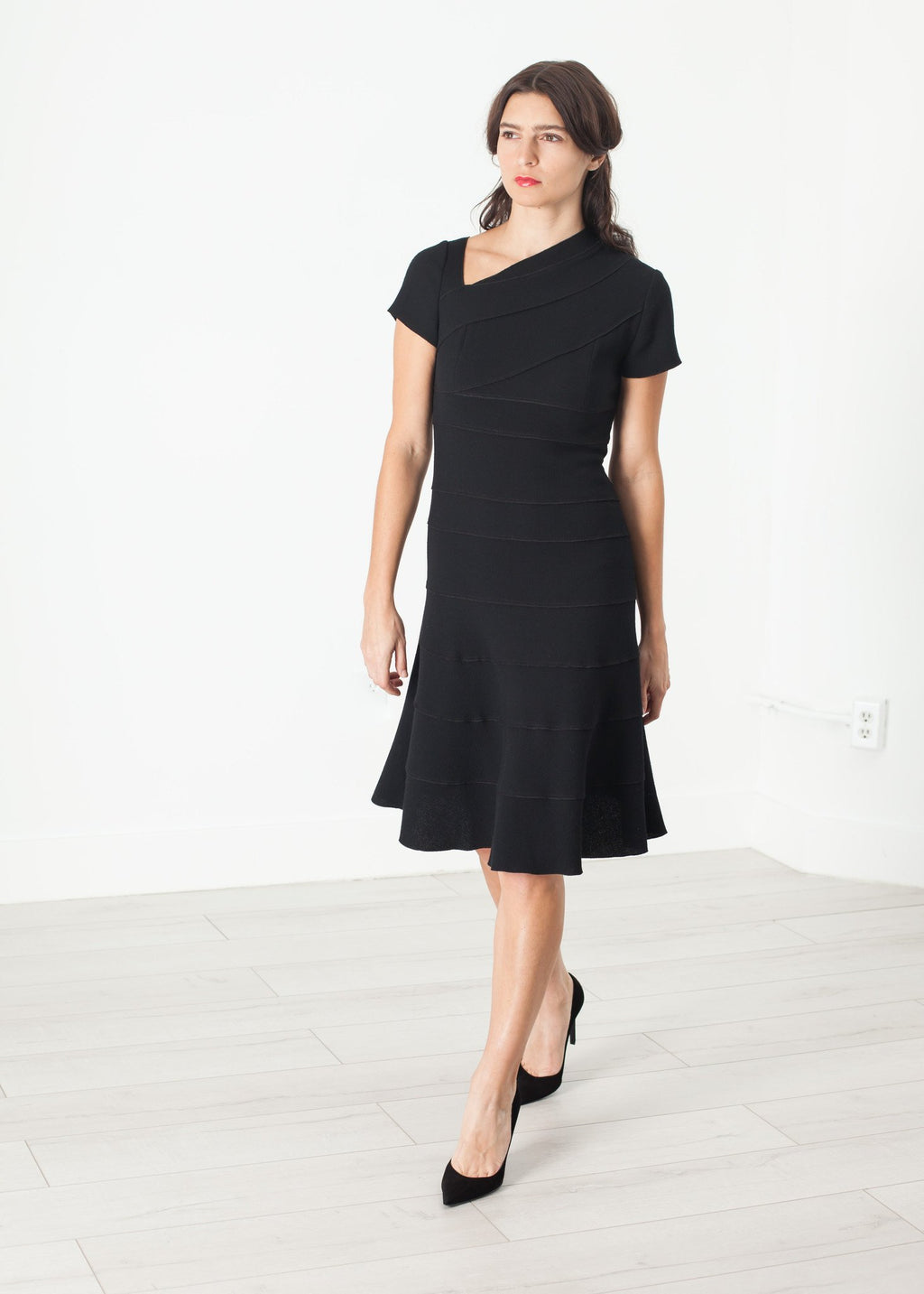 Lined Silhouette Dress in Black|women's dresses[option1]|[option2]|[option3] - hello