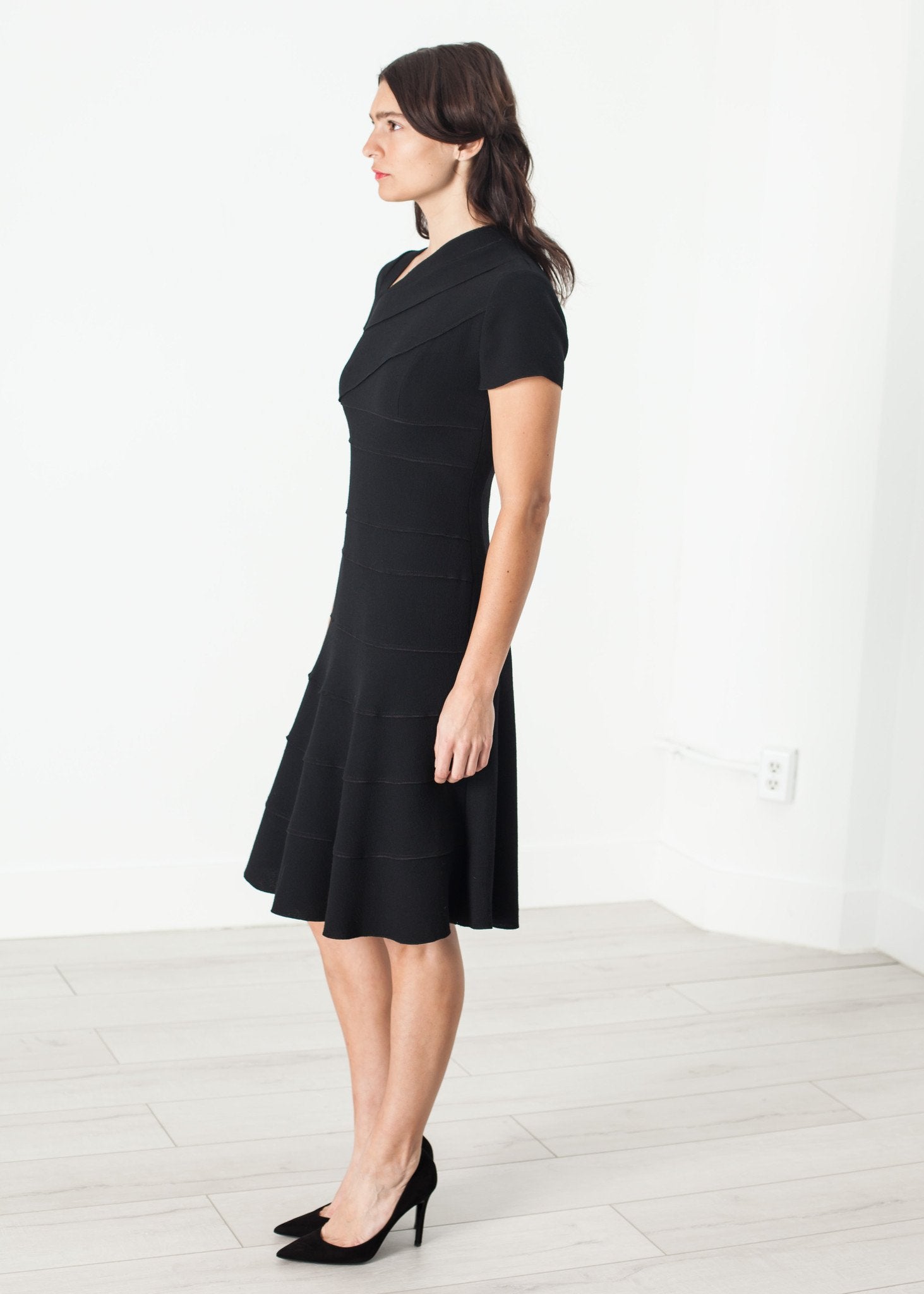 Lined Silhouette Dress in Black|women's dresses[option1]|[option2]|[option3] - hello