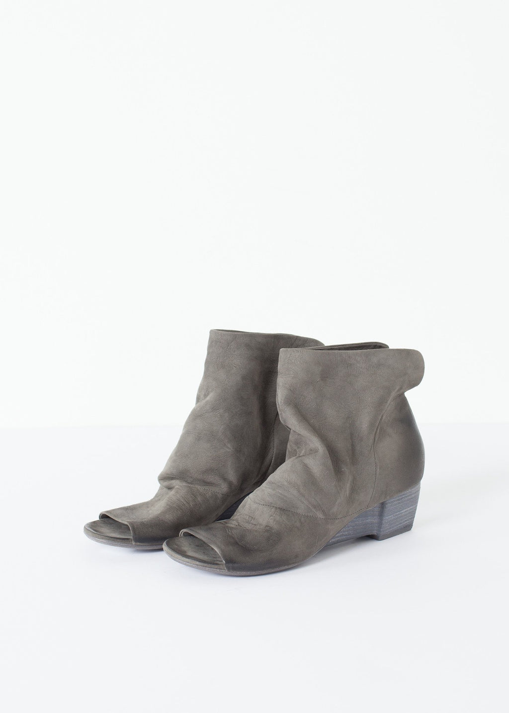Block Wedge in Dark Slate|women's shoes[option1]|[option2]|[option3] - hello