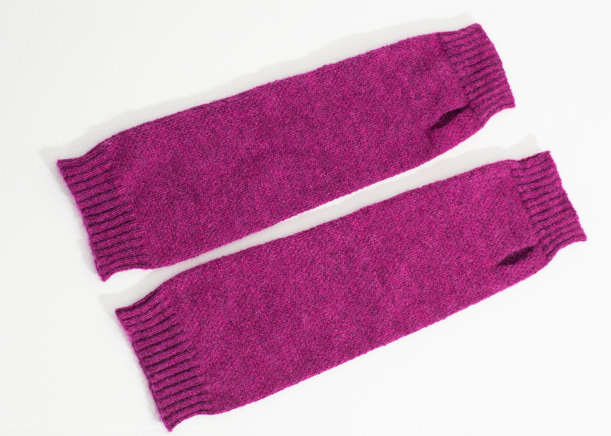Pikki Mittens in Fuchsia|women's gloves[option1]|[option2]|[option3] - hello